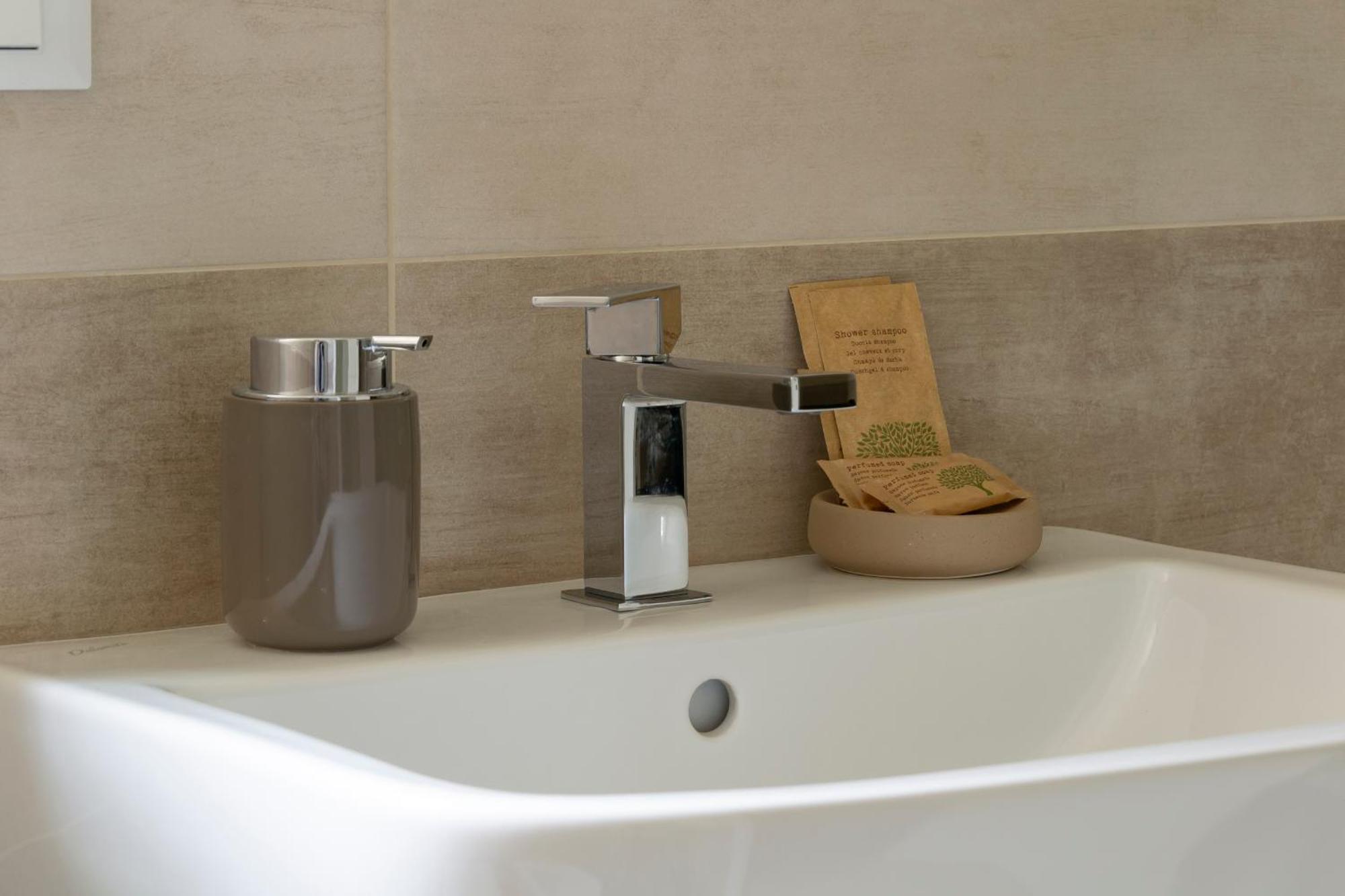 Apartment Amos - 5 Minutes From Piazza Maggiore 博洛尼亚 外观 照片